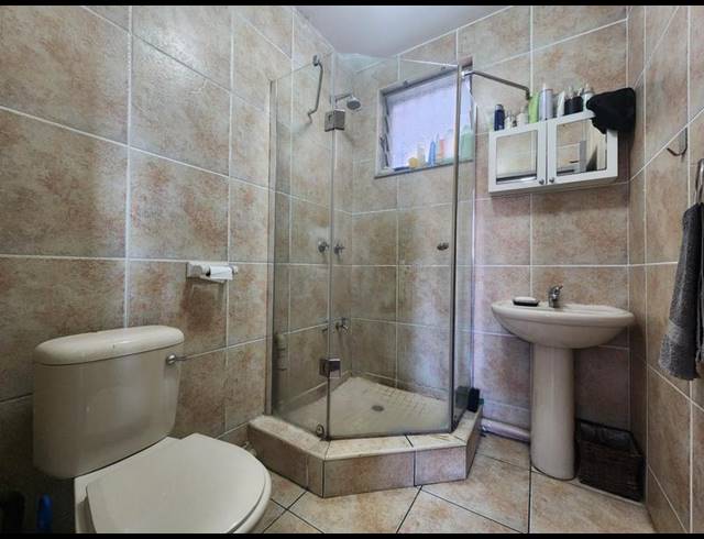 2 BEDROOM APARTMENT FOR SALE IN WESTRIDGE